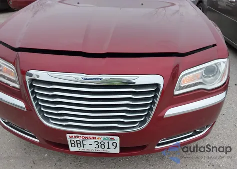 2013 Chrysler 300C Awd z USA, uszkodzony, nr VIN 2C3CCAKT6DH645372